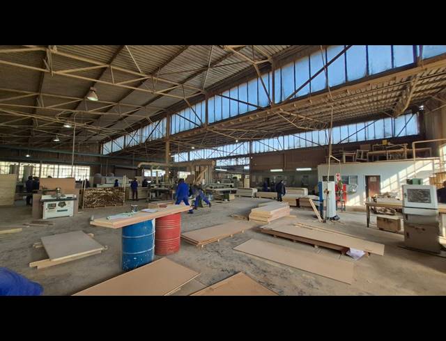 2,500M² FACTORY TO LET IN ANDERBOLT